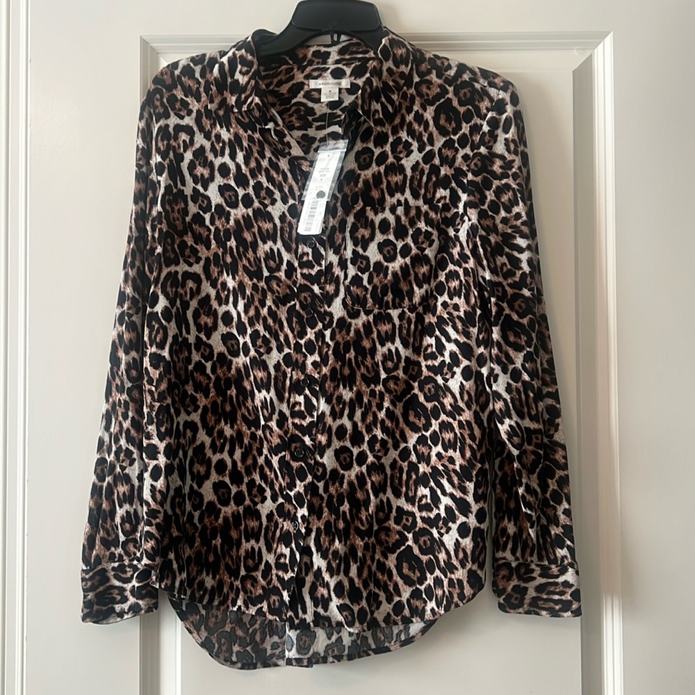 Westbound Leopard Print button down Size Small light weight  Blouse NWT